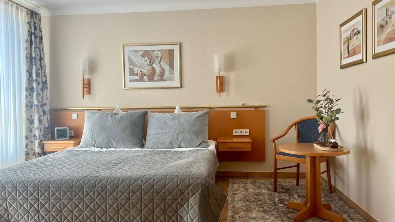 Hotel Victoria Dinslaken Exteriör bild