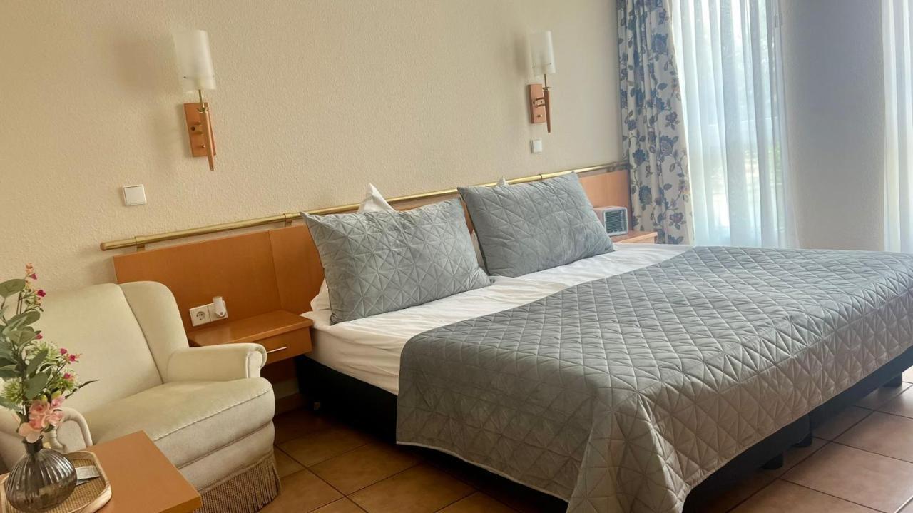 Hotel Victoria Dinslaken Exteriör bild