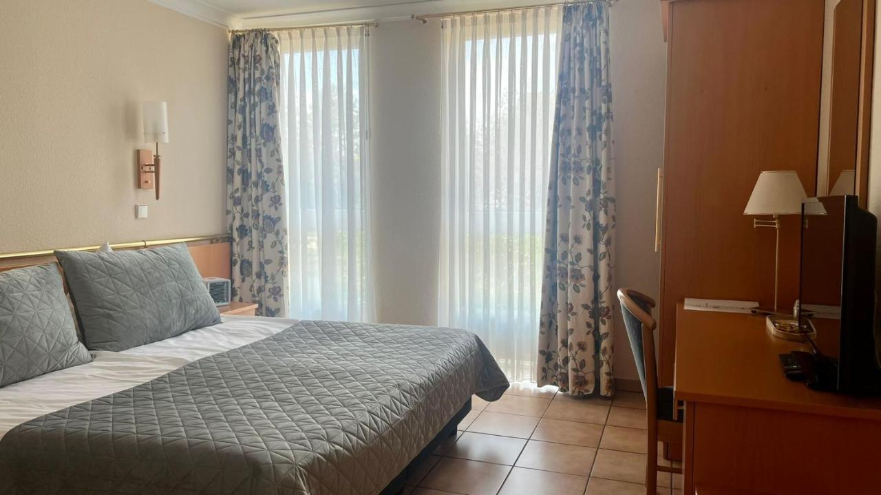 Hotel Victoria Dinslaken Exteriör bild