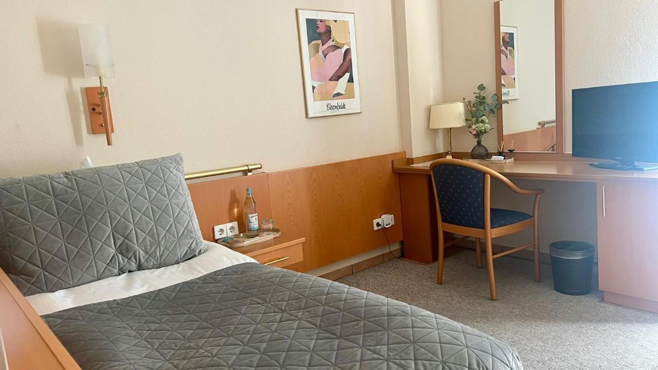 Hotel Victoria Dinslaken Exteriör bild