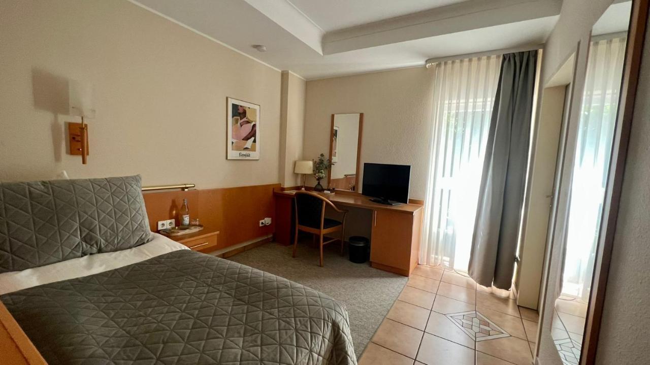 Hotel Victoria Dinslaken Exteriör bild
